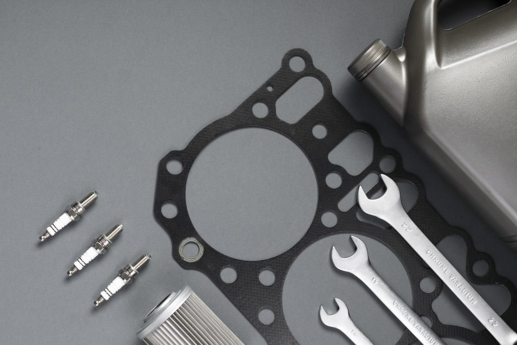 Narzędzia do mechaniki wykorzystywane w przemyśle, w tym do pracy z materiałami takimi jak PA11 Poliamid.