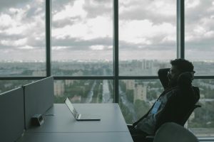 Porady: Bezpieczeństwo cybernetyczne w przemyśle: Jak chronić dane i infrastrukturę