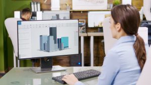 Krakowski zakład przemysłowy wdrażający system kontroli produkcji w ramach automatyki budynkowej.