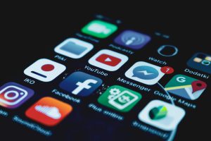 5. Android vs iOS – który system operacyjny będzie lepszy w 2025 roku?